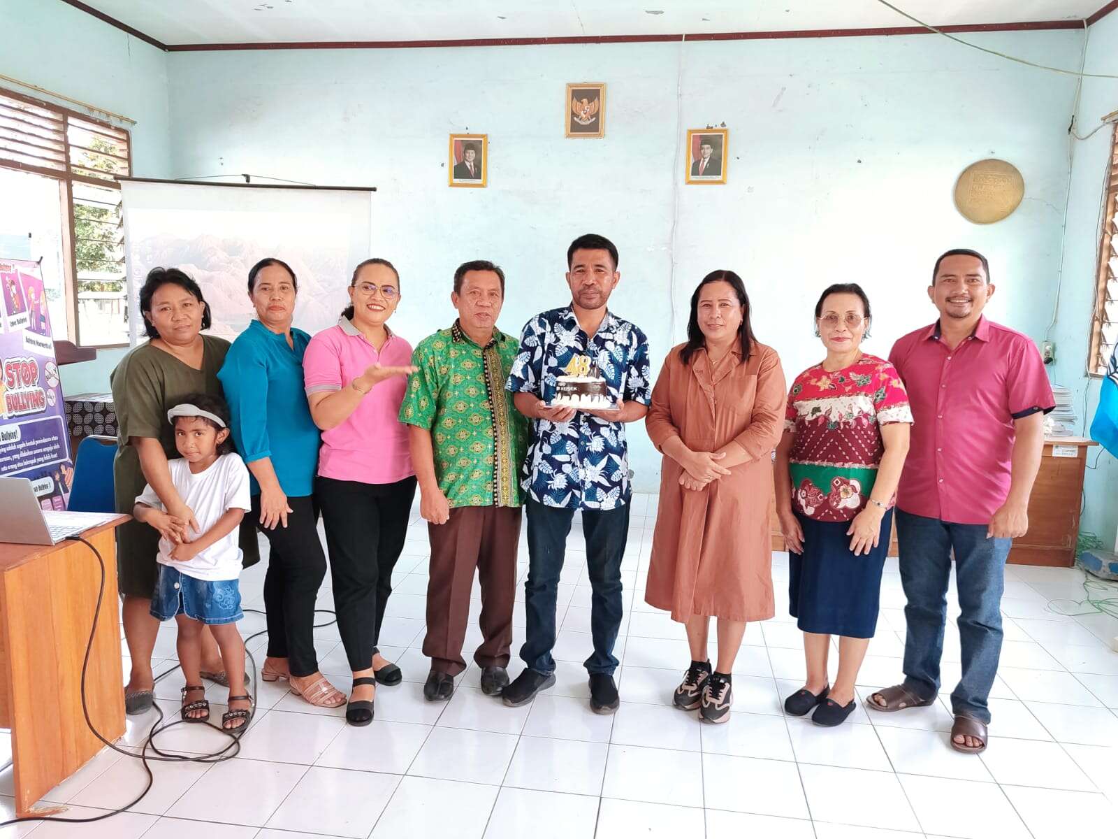 ULANG TAHUN KEPALA SMP NEGERI 1 HALMAHERA UTARA